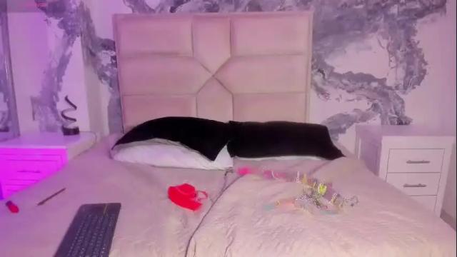 Image 7 of ariannaroux_ Stream on Chaturbate on 14 days ago