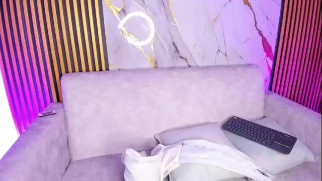 Image 11 of ariannaroux_ Stream on Chaturbate on 3 days ago