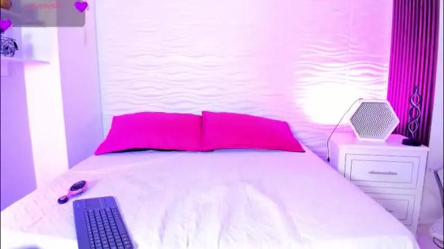 Image 3 of ariannaroux_ Stream on Chaturbate on 1 day ago