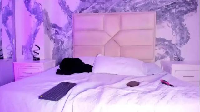 Image 3 of ariannaroux_ Stream on Chaturbate on 2 months ago