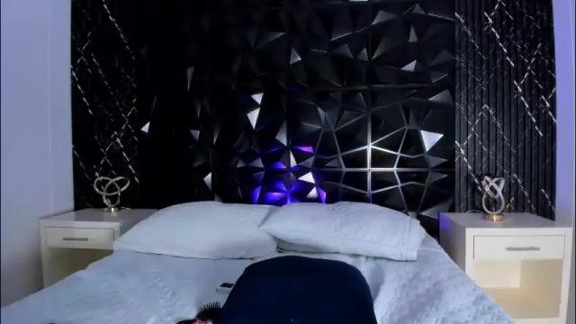 Image 12 of ariannaroux_ Stream on Chaturbate on 2 months ago