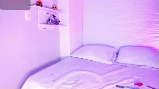 Image 2 of ariannaroux_ Stream on Chaturbate on 2 months ago