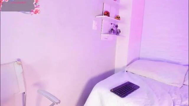 Image 11 of ariannaroux_ Stream on Chaturbate on 2 months ago