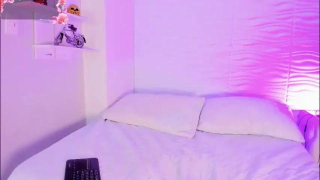 Image 3 of ariannaroux_ Stream on Chaturbate on 2 months ago