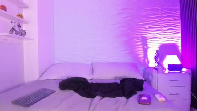Image 8 of ariannaroux_ Stream on Chaturbate on 2 months ago