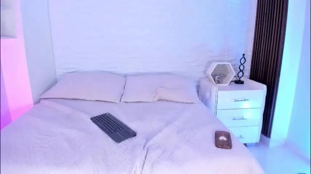 Image 12 of ariannaroux_ Stream on Chaturbate on 2 months ago