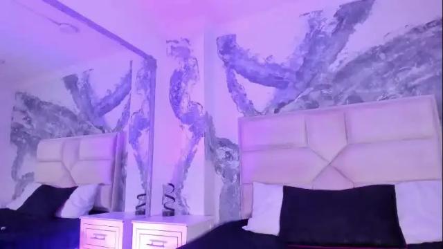 Image 4 of ariannaroux_ Stream on Chaturbate on 1 month ago