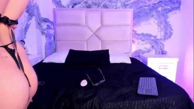 Image 8 of ariannaroux_ Stream on Chaturbate on 1 month ago