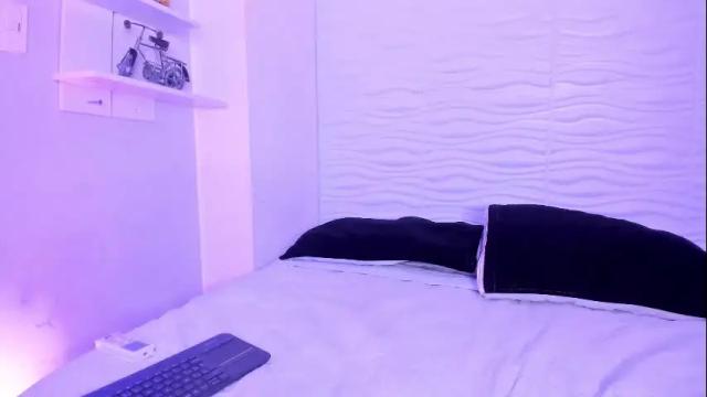 Image 10 of ariannaroux_ Stream on Chaturbate on 1 month ago