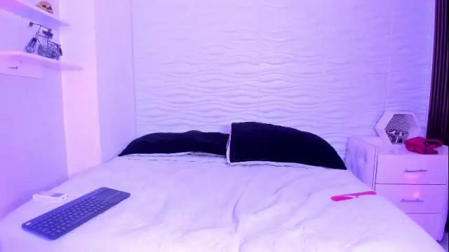 Image 11 of ariannaroux_ Stream on Chaturbate on 1 month ago