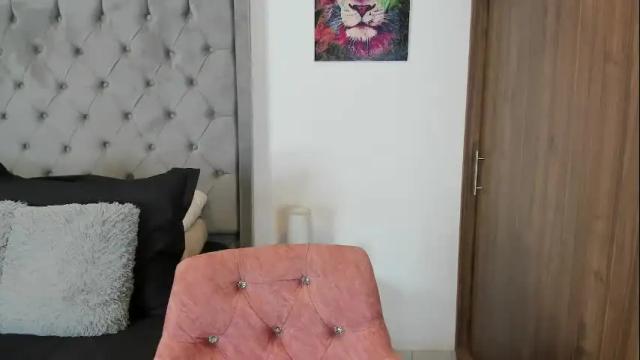 Image 2 of ariannathompson Stream on Chaturbate on 2 months ago