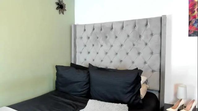Image 12 of ariannathompson Stream on Chaturbate on 2 months ago