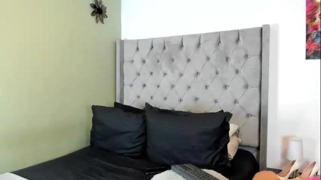 Image 7 of ariannathompson Stream on Chaturbate on 2 months ago