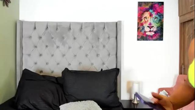 Image 10 of ariannathompson Stream on Chaturbate on 2 months ago