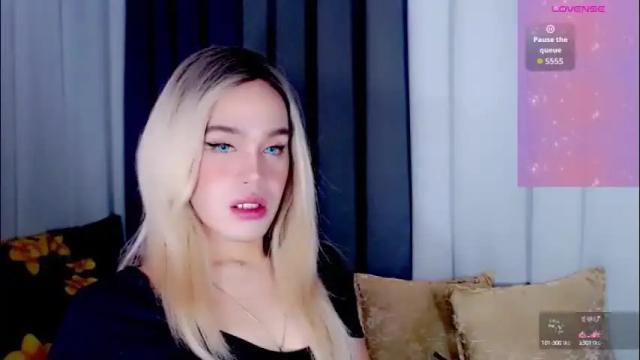 Image 3 of arianne_xoxo777 Stream on Chaturbate on 1 month ago