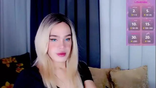 Image 4 of arianne_xoxo777 Stream on Chaturbate on 1 month ago