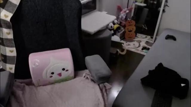 Image 2 of ariaqt Stream on Chaturbate on 1 month ago