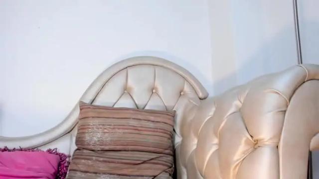 Image 3 of ariaskyy Stream on Chaturbate on 14 months ago