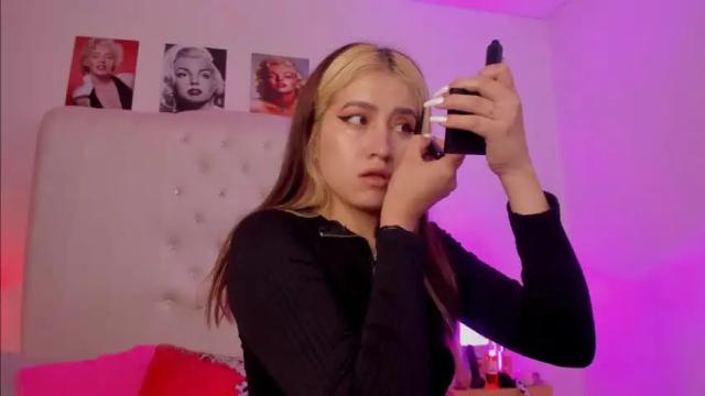 Image 4 of aribrunnet Stream on Chaturbate on 14 months ago