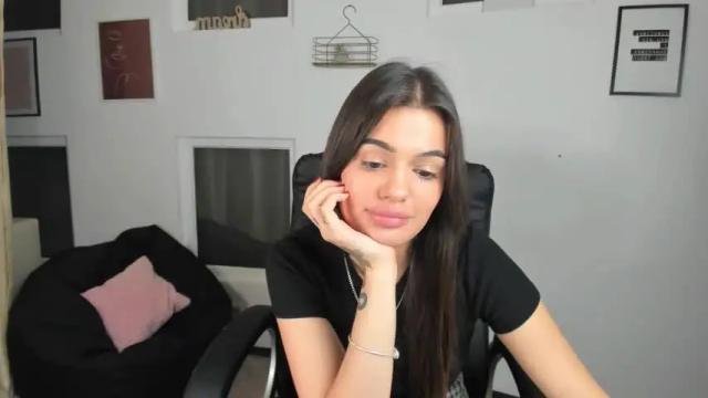 Image 12 of ariel_honey1 Stream on Chaturbate on 20 months ago