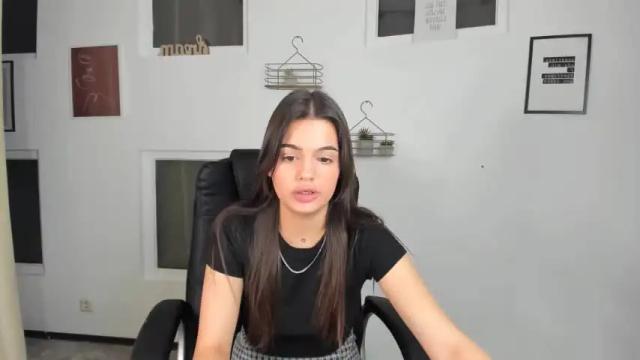 Image 2 of ariel_honey1 Stream on Chaturbate on 20 months ago
