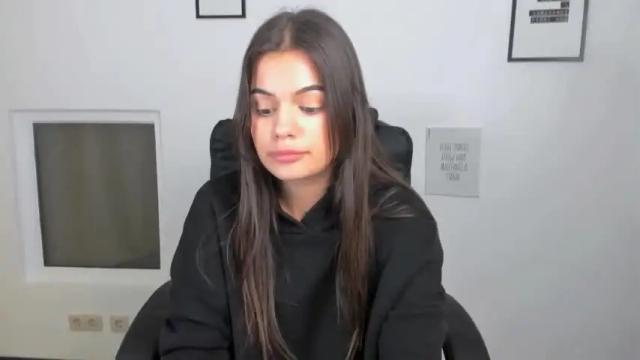 Image 12 of ariel_honey1 Stream on Chaturbate on 20 months ago