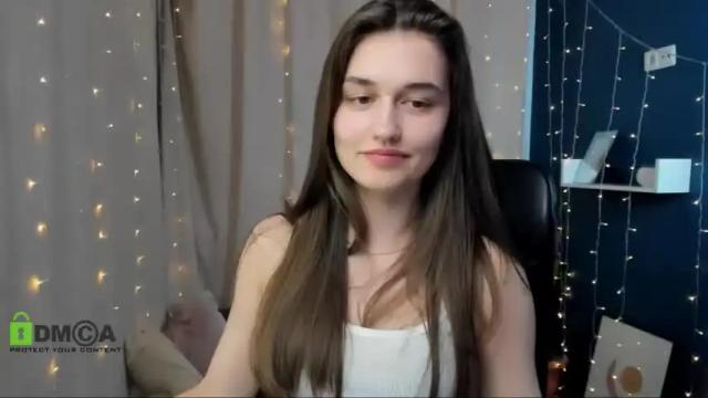 Image 4 of ariel_honey1 Stream on Chaturbate on 20 months ago
