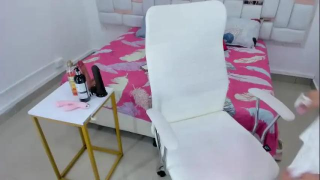 Image 2 of ariela__ Stream on Chaturbate on 2 days ago