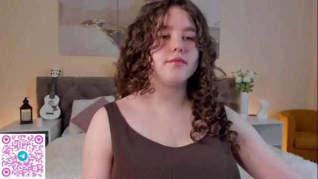 Image 12 of ariella_sol Stream on Chaturbate on 2 months ago