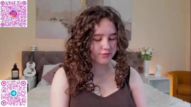 Image 4 of ariella_sol Stream on Chaturbate on 2 months ago