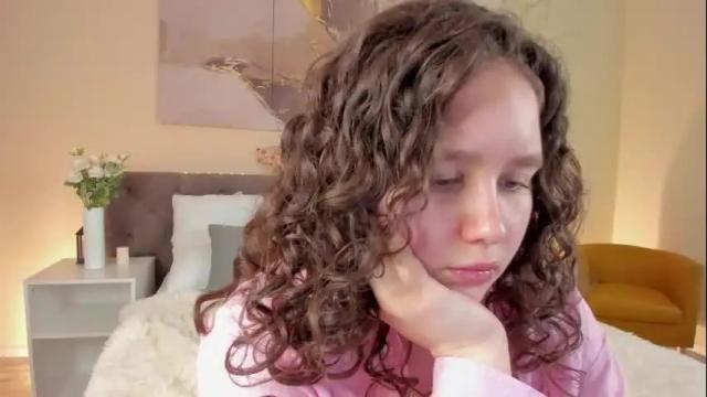 Image 2 of ariella_sol Stream on Chaturbate on 1 month ago