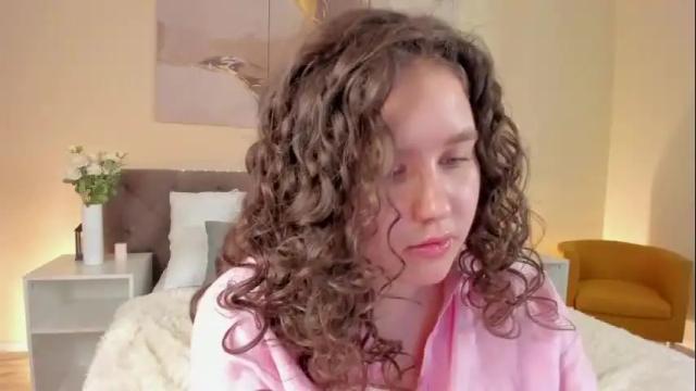 Image 4 of ariella_sol Stream on Chaturbate on 1 month ago