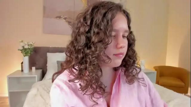 Image 8 of ariella_sol Stream on Chaturbate on 1 month ago