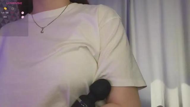 Image 2 of ariellass Stream on Chaturbate on 18 months ago