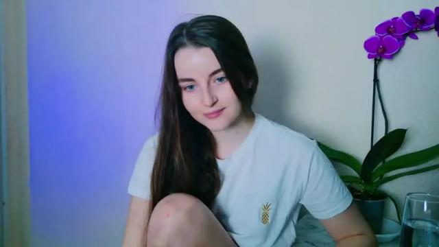Image 2 of arielstonks_lovee Stream on Chaturbate on 13 months ago