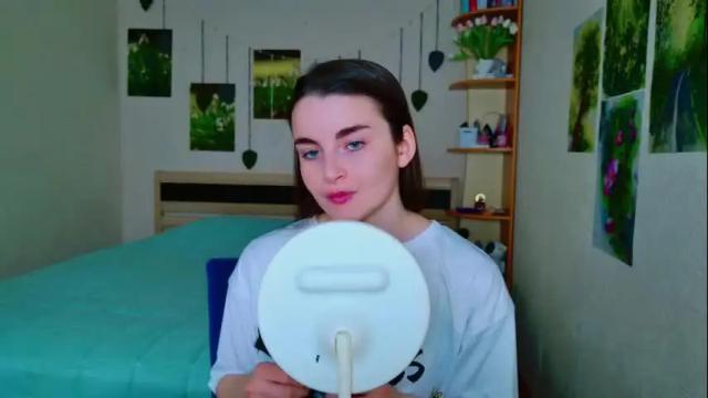 Image 3 of arielstonks_lovee Stream on Chaturbate on 1 month ago
