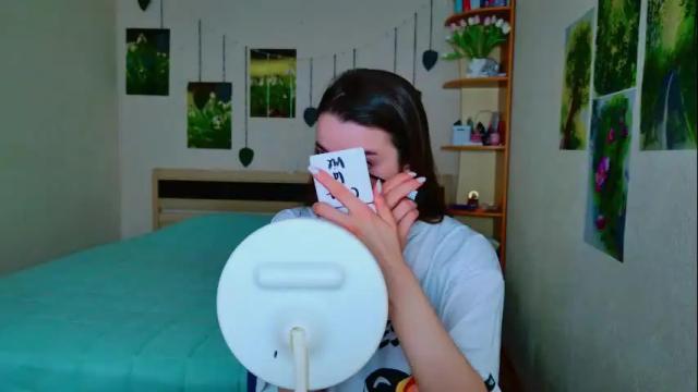 Image 4 of arielstonks_lovee Stream on Chaturbate on 1 month ago