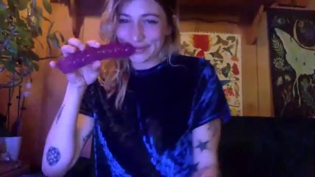 Image 2 of arielwyld Stream on Chaturbate on 13 months ago