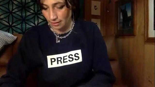 Image 8 of arielwyld Stream on Chaturbate on 1 month ago