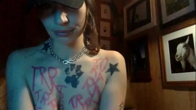 Image 2 of arielwyld Stream on Chaturbate on 1 month ago