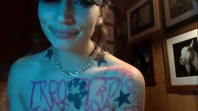 Image 3 of arielwyld Stream on Chaturbate on 1 month ago