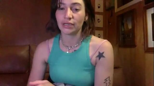 Image 2 of arielwyld Stream on Chaturbate on 1 month ago