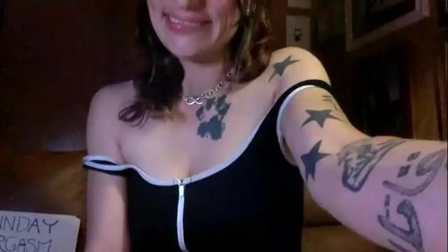 Image 6 of arielwyld Stream on Chaturbate on 26 days ago
