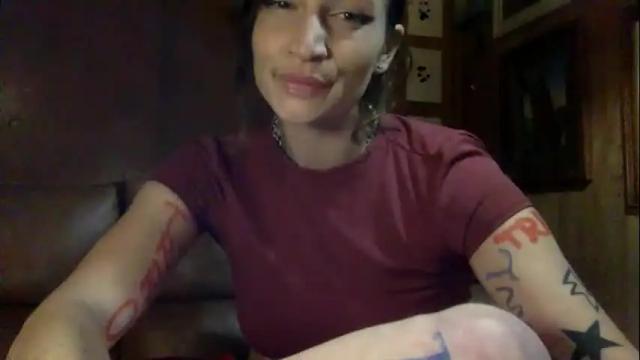 Image 4 of arielwyld Stream on Chaturbate on 3 days ago