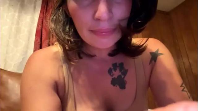 Image 3 of arielwyld Stream on Chaturbate on 3 months ago