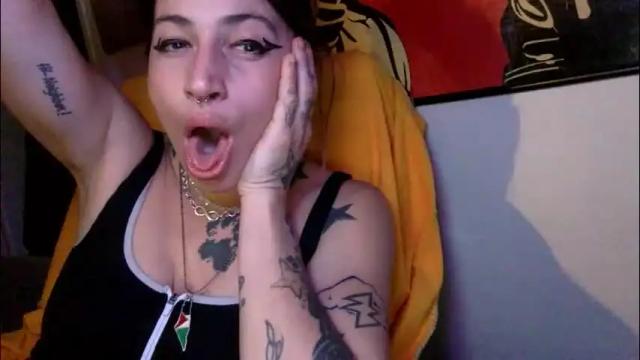 Image 2 of arielwyld Stream on Chaturbate on 1 month ago