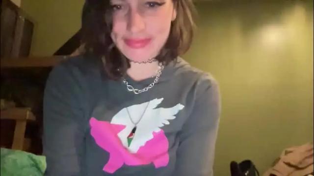 Image 7 of arielwyld Stream on Chaturbate on 14 days ago