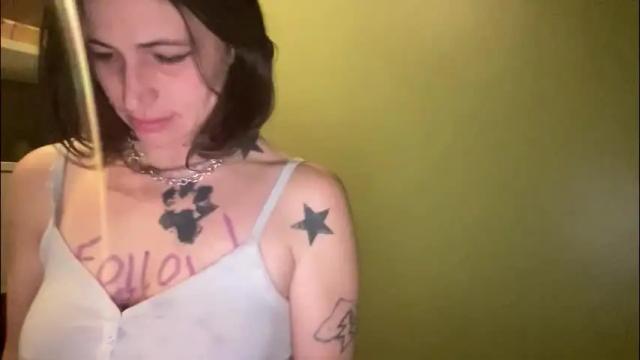 Image 4 of arielwyld Stream on Chaturbate on 11 days ago