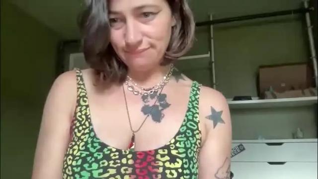 Image 3 of arielwyld Stream on Chaturbate on 9 days ago