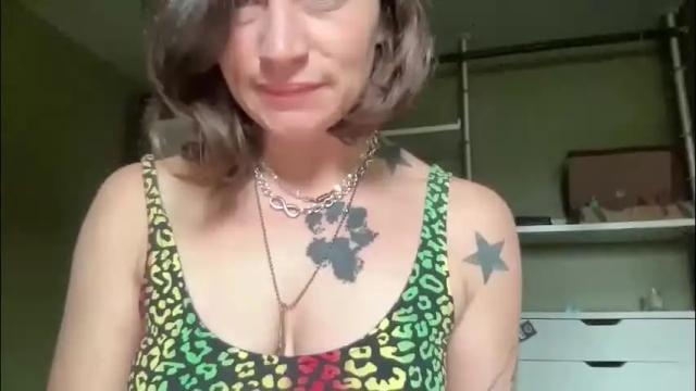 Image 4 of arielwyld Stream on Chaturbate on 9 days ago